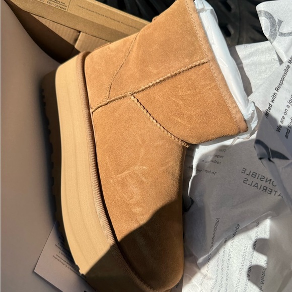 UGG W Classic Mini Platform Size 8 - Picture 9 of 14
